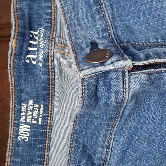 2/$25.00 A.N.A High-Rise Midi Shorts Size 30W - Picture 2 of 5